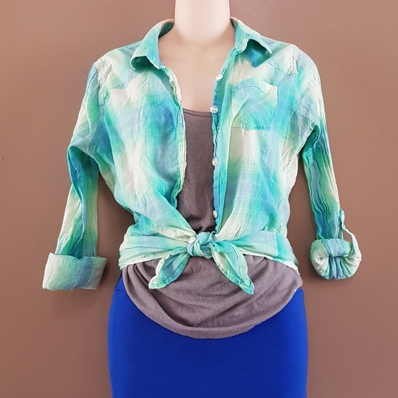 Free to bundle | Plaid gingham button up top set - Picture 2 of 7